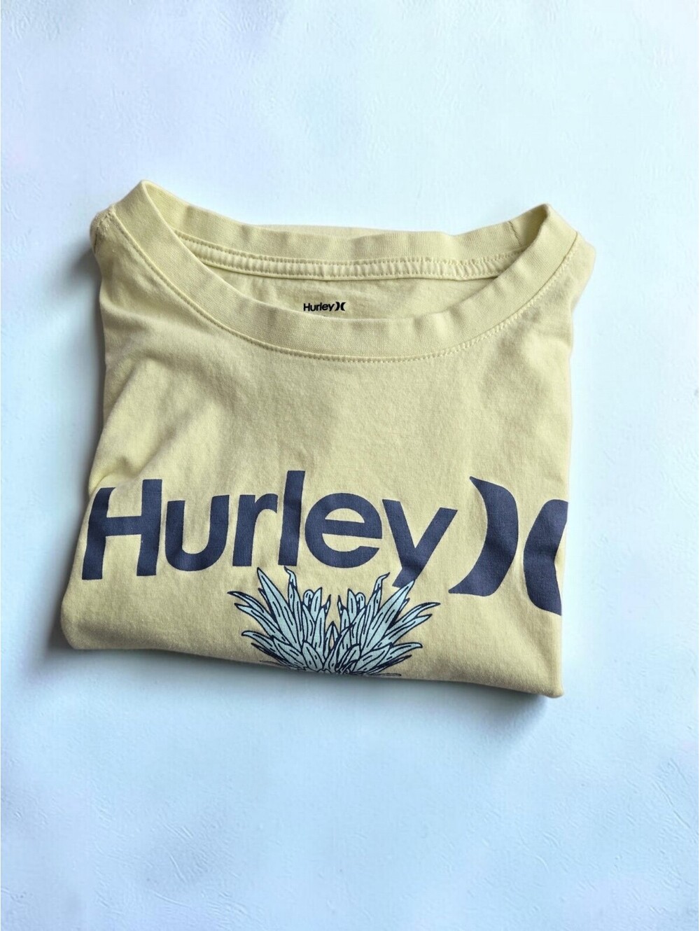 Hurley pineapple cream graphic T-shirt